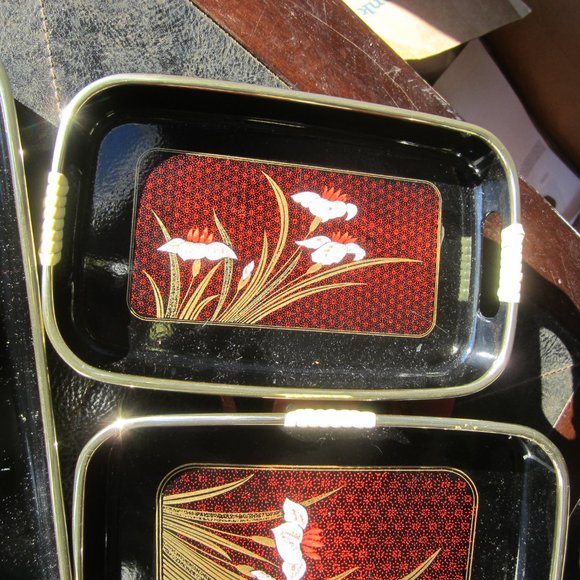 VTG 3 PIECE LACQUER NESTING TRAY SET, W/HANDLES - Picture 4 of 8